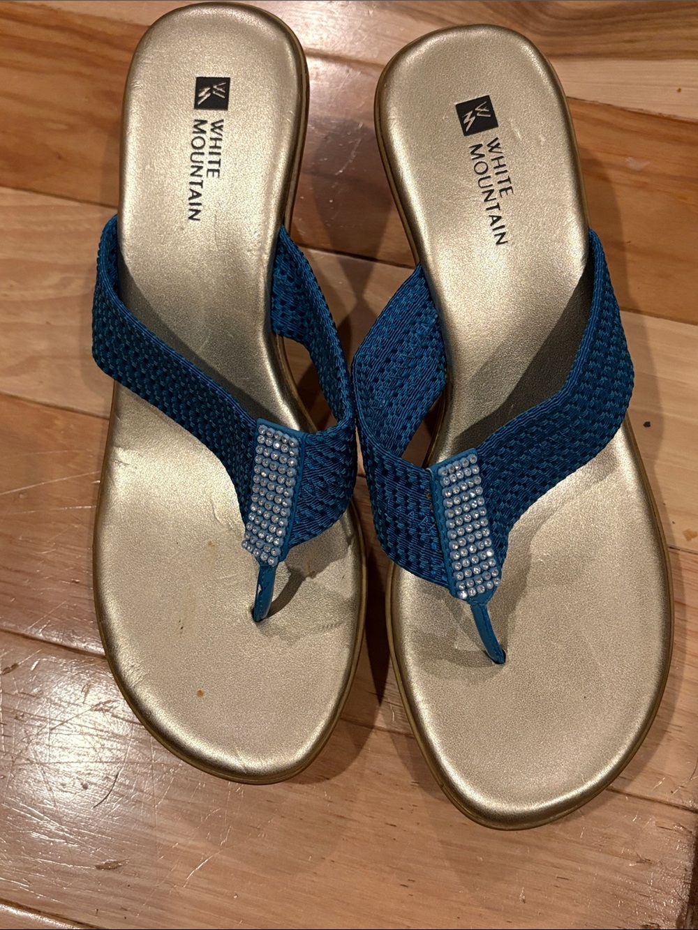 White Mountain Teal Blue Rhinestone Thong Sandals Size 7
